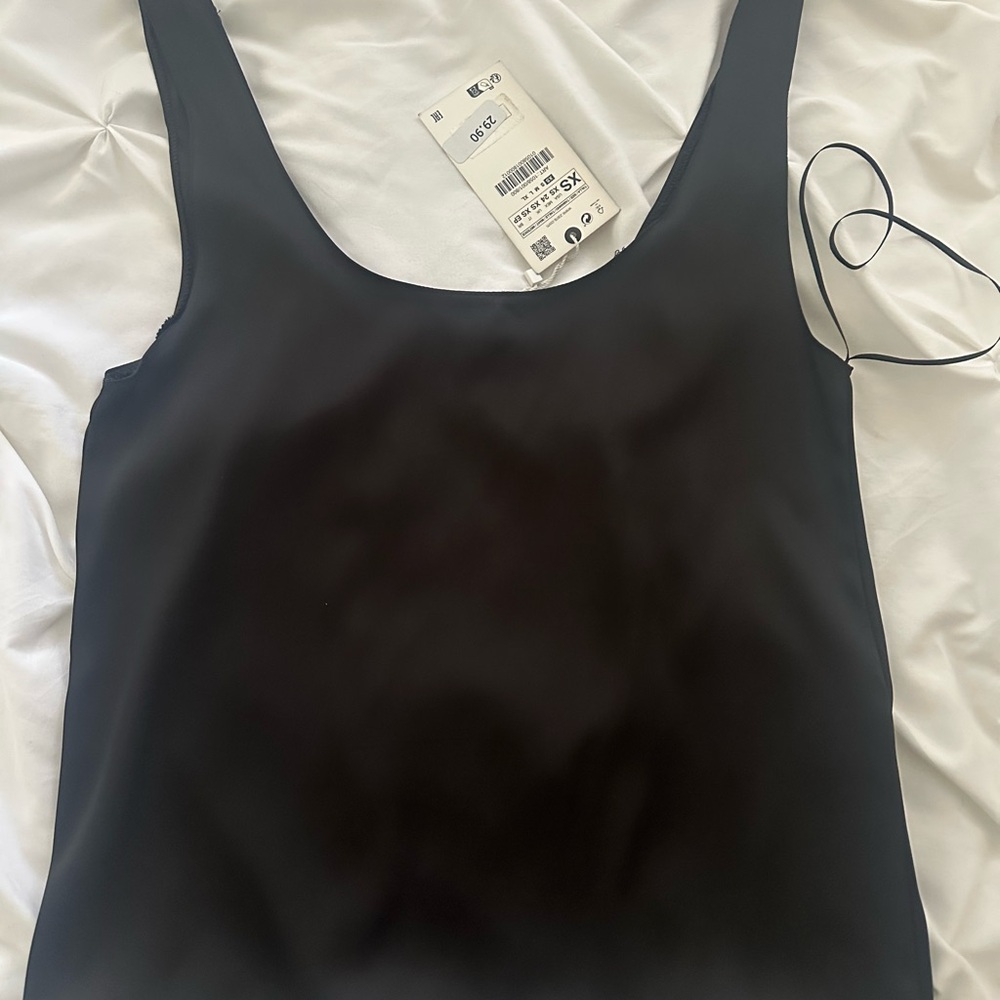 Black Scoop Neck Tank Top